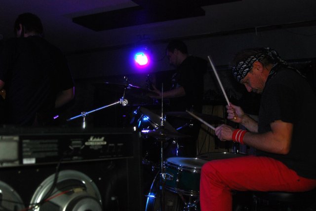 Koncert - souboj kapel Kryt. 27. 11. 2015