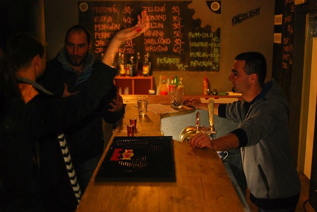 Koncert - souboj kapel Kryt. 27. 11. 2015