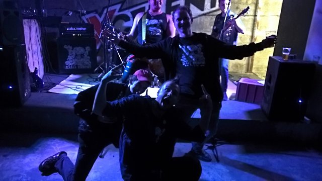 Koncert - souboj kapel Kryt. 27. 11. 2015